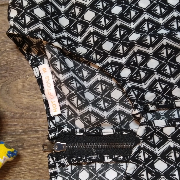 Bundle 4 dresses floral aztec designs XS S - Picture 3 of 9